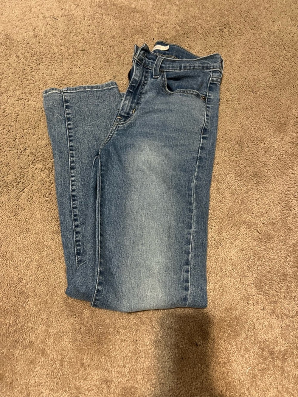 Levi's Women's Straight Leg Jeans in Faded Blue